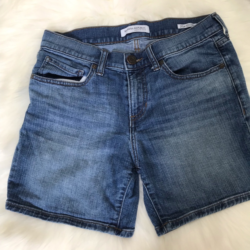 Banana republic premium denim boyfriend roll up .